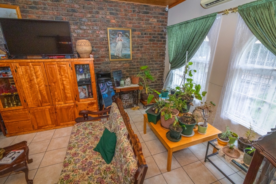 5 Bedroom Property for Sale in Jordania Free State